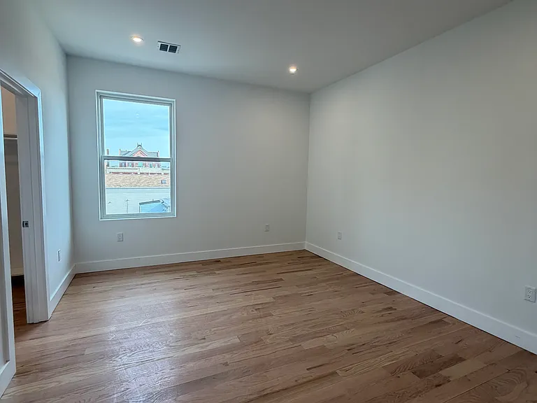 1221 New York Ave #4 — Photo 21