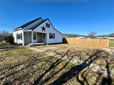 222 W Chestnut St, Eleanor, WV, 25070