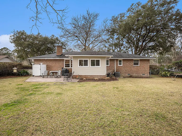 826 Symmes Dr — Photo 23