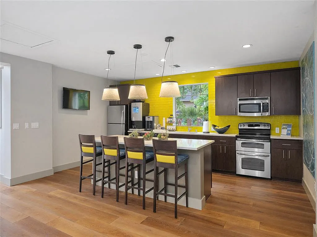 Waterhouse Place Apartment Homes — Photo 4