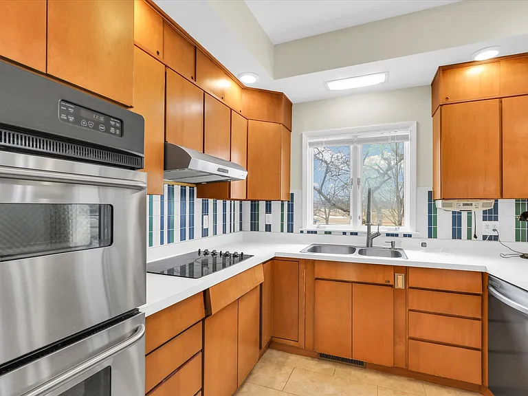 1803 Golfview Dr — Photo 16