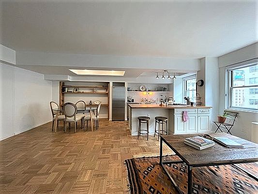 2nd image of 100 W 57th St APT 15G