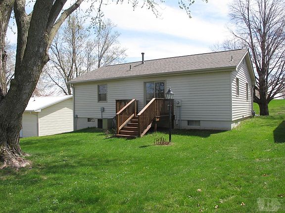 2nd image of 1624 Willow St