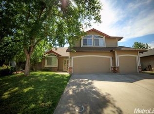1305 Harrison Dr, Roseville, CA 95678