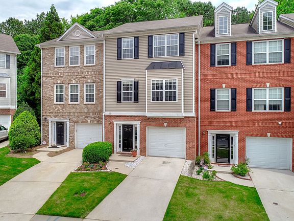2nd image of 545 Lantern Wood Dr