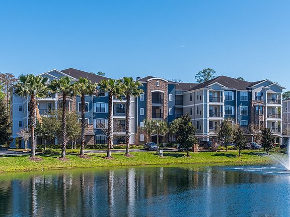 3rd image of 8451 Gate Pkwy #332