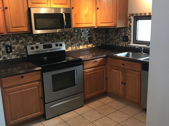 5th image of 5752 Village Green Dr