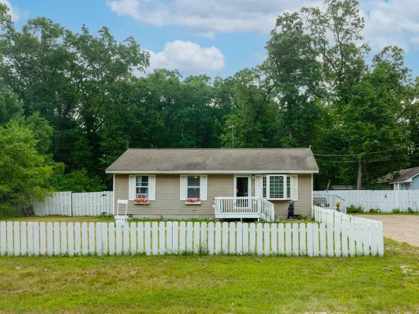 6584 Russell Rd, Twin Lake, MI 49457