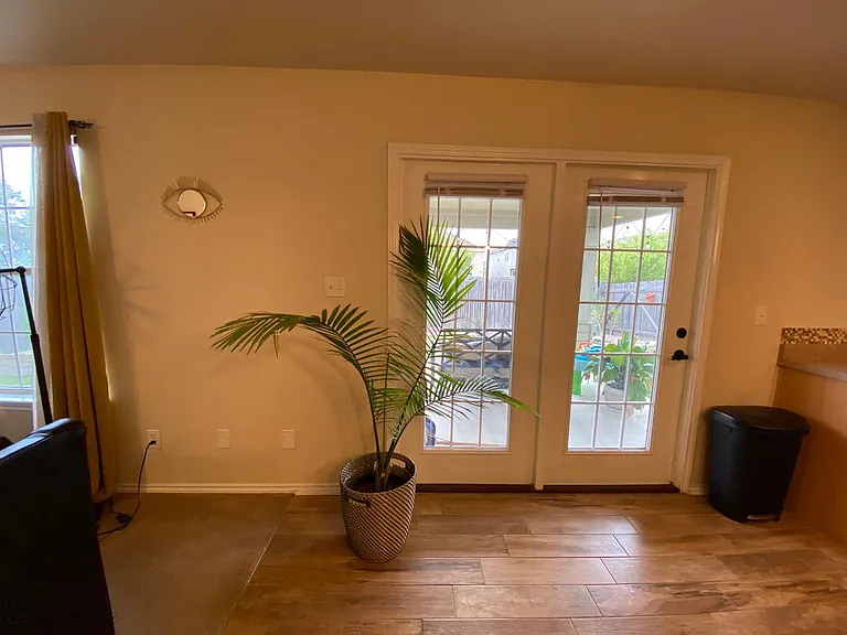 7915 Colonia — Photo 9