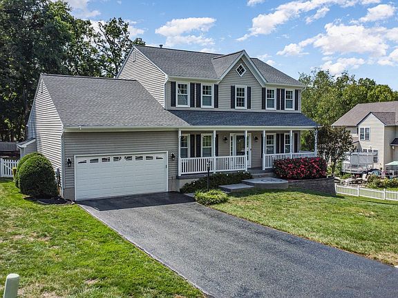 4th image of 74 Cardinal Forest Dr