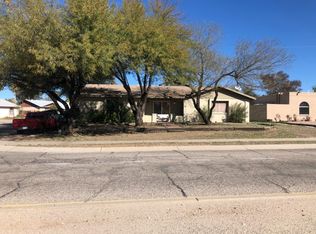 8000 N Suwannee Dr, Tucson, AZ 85741