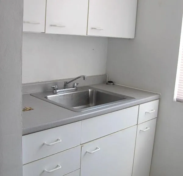 LARGE ONE BEDROOM