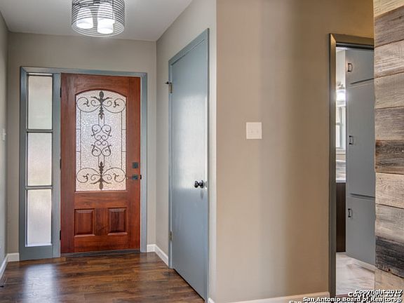 4th image of 512 El Portal Dr