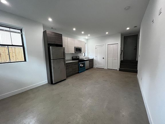 5th image of 1303 S California Blvd #1W