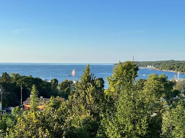 10612 Shore View Pl #202, Sister Bay, WI 54234