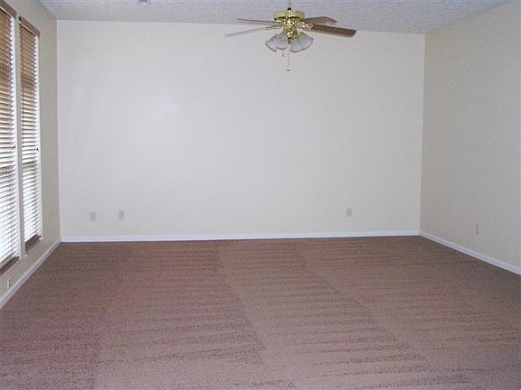 2nd image of 4906 Summerset Dr