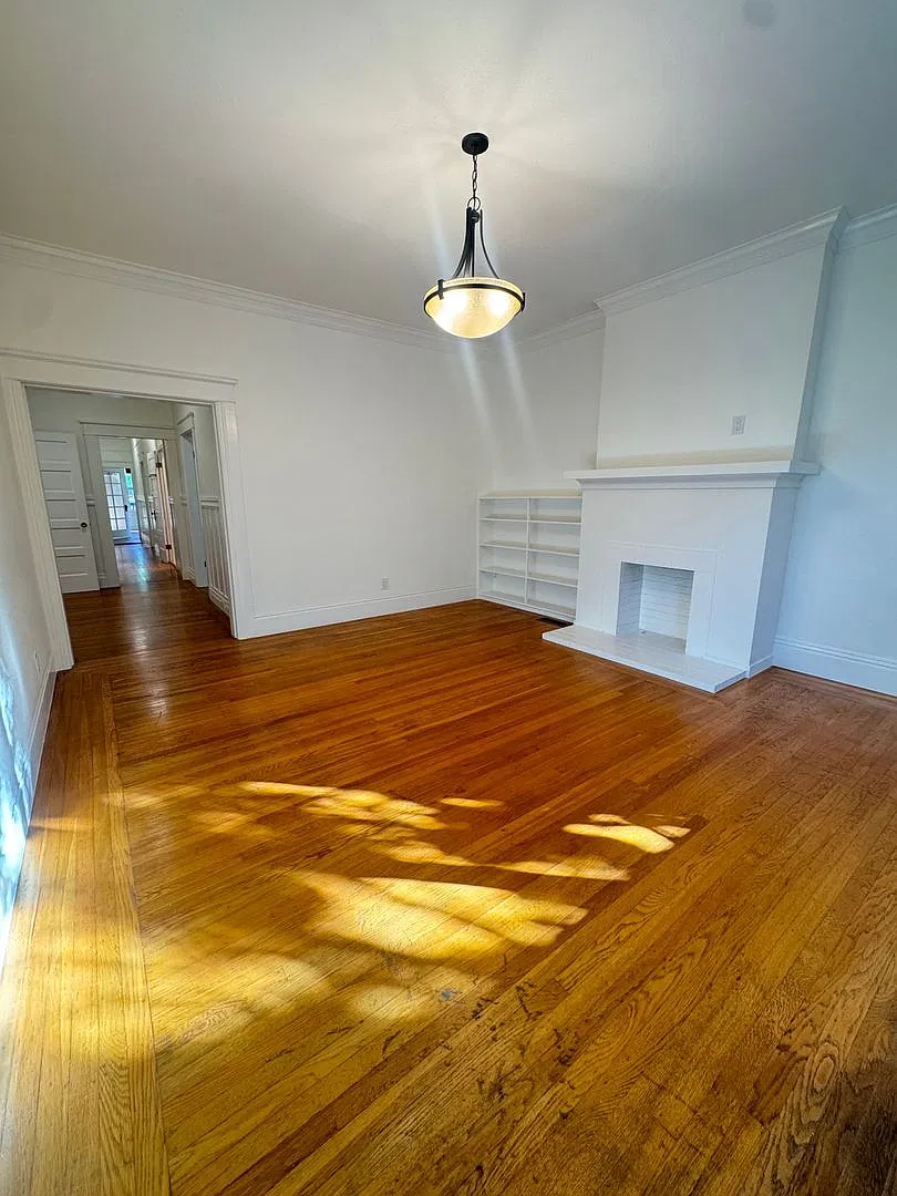 Spacious 3BR/2BA in Cole Valley w/ In-Unit Laundry & Private Deck | Walk to Golden Gate Park! — Photo 4