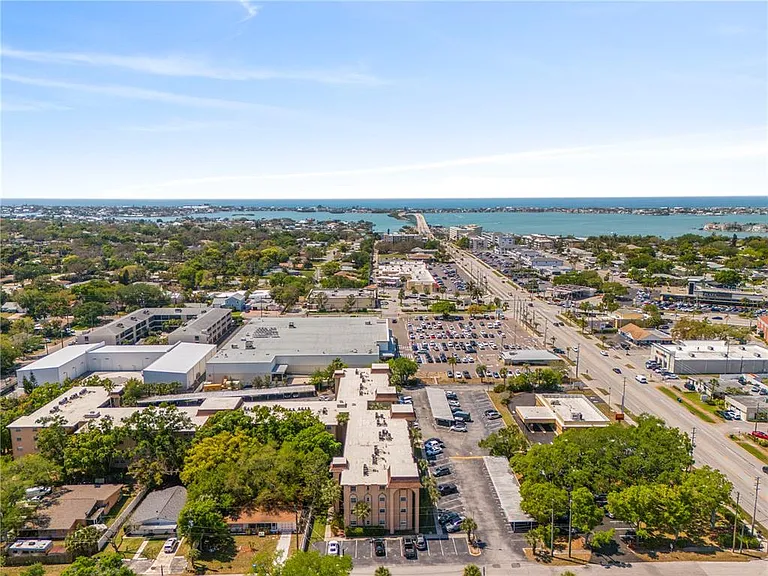 2525 W Bay Dr #C21 — Photo 34