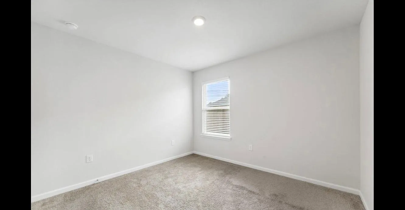 4 bed, 1787 sqft, $2,200 — Photo 2