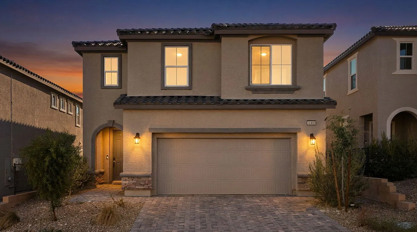 5 bed, 3.5 bath, 2718 sqft, $2,950 — Photo 1