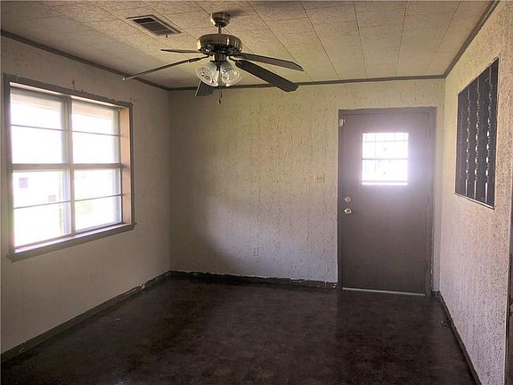 5th image of 903 Chennault St