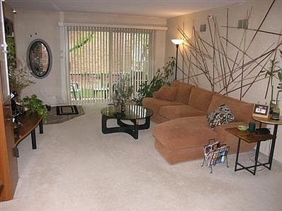 3rd image of 4138 Cove Ln APT A
