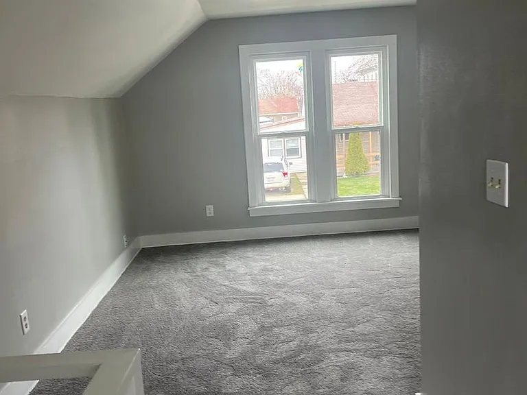 413 Green St — Photo 4