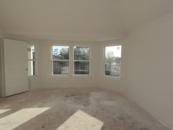 5th image of 710 Falling Cave Dr