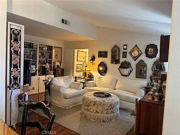 3rd image of 19162 Avenue Of The Oaks Unit B