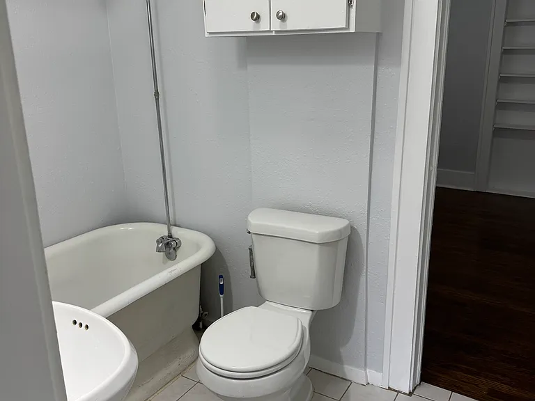 224 N Xenophon Ave — Photo 26