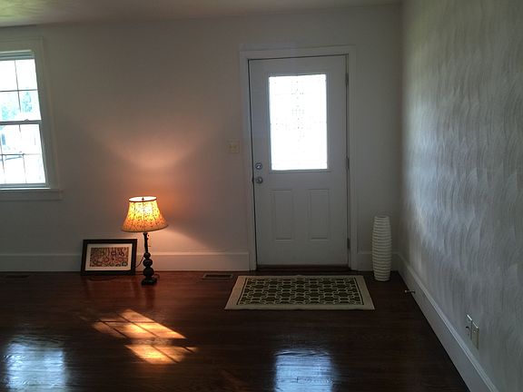 3rd image of 5821 Chesapeake Blvd