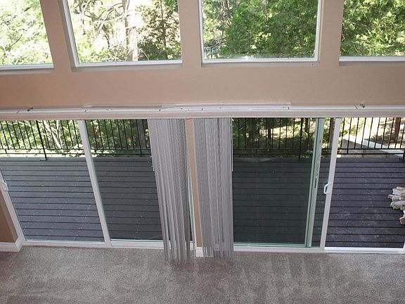 5th image of 945 Lucerne Ln APT 5