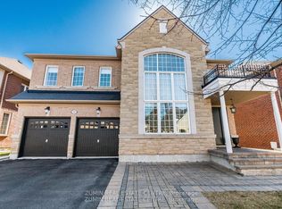 15 Garryoaks Dr, Brampton, ON L6P 3E2