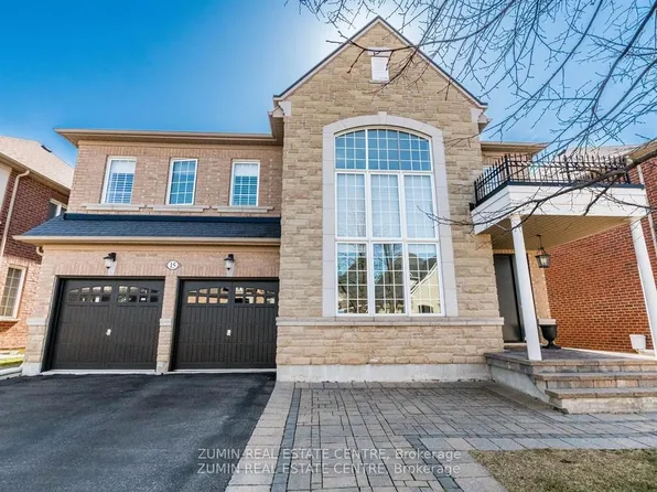 15 Garryoaks Dr, Brampton, ON L6P 3E2