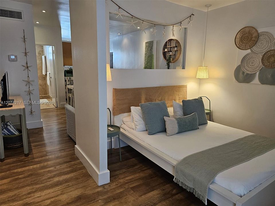 1st image of 751 Collins Ave #3