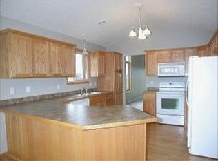 5463 Sand Bunker St, Saint Cloud, MN 56304