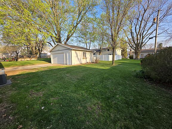 5th image of 903 N Scenic Dr