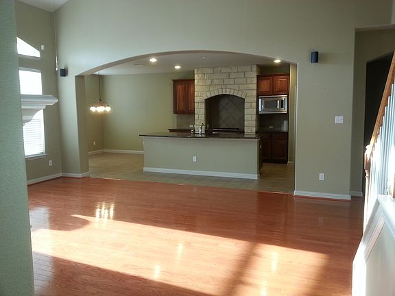 3rd image of 4216 Meadow Vista Ln
