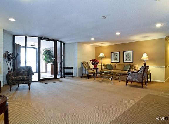 2nd image of 441 N Park Blvd APT 3C