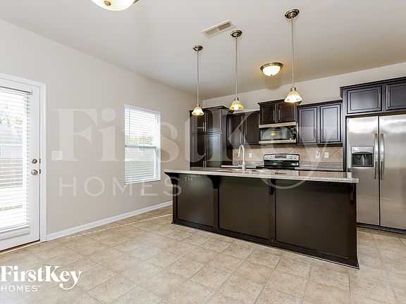 5th image of 431 Summergate Dr