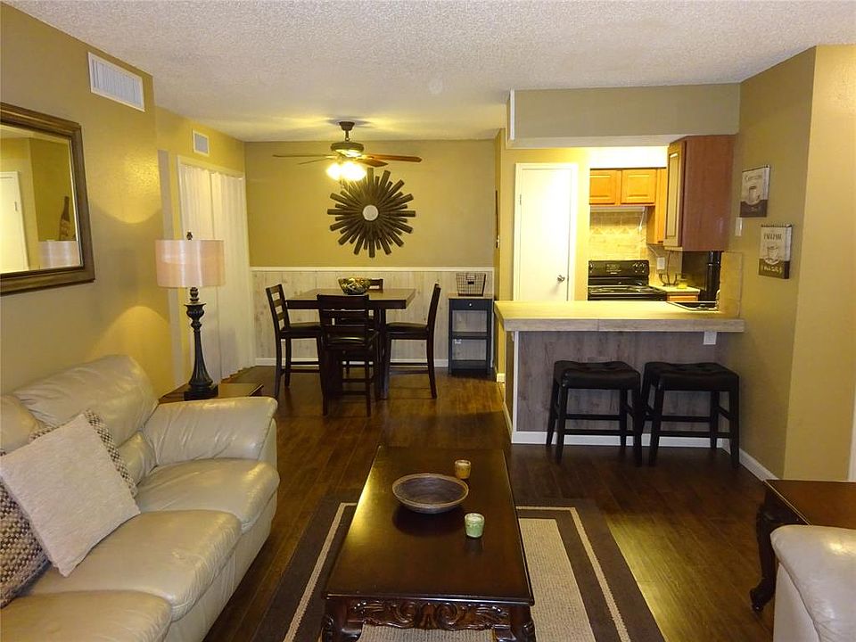 2nd image of 2120 El Paseo St APT 2307