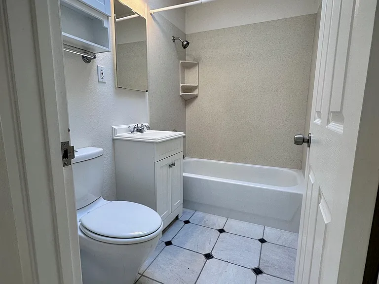 2847 Folsom St #6 — Photo 10