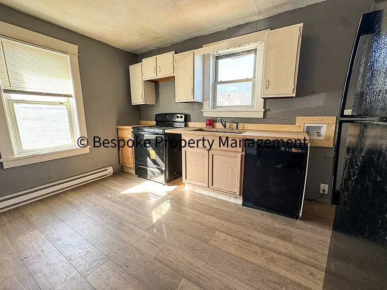 158 Main St #3 — Photo 1