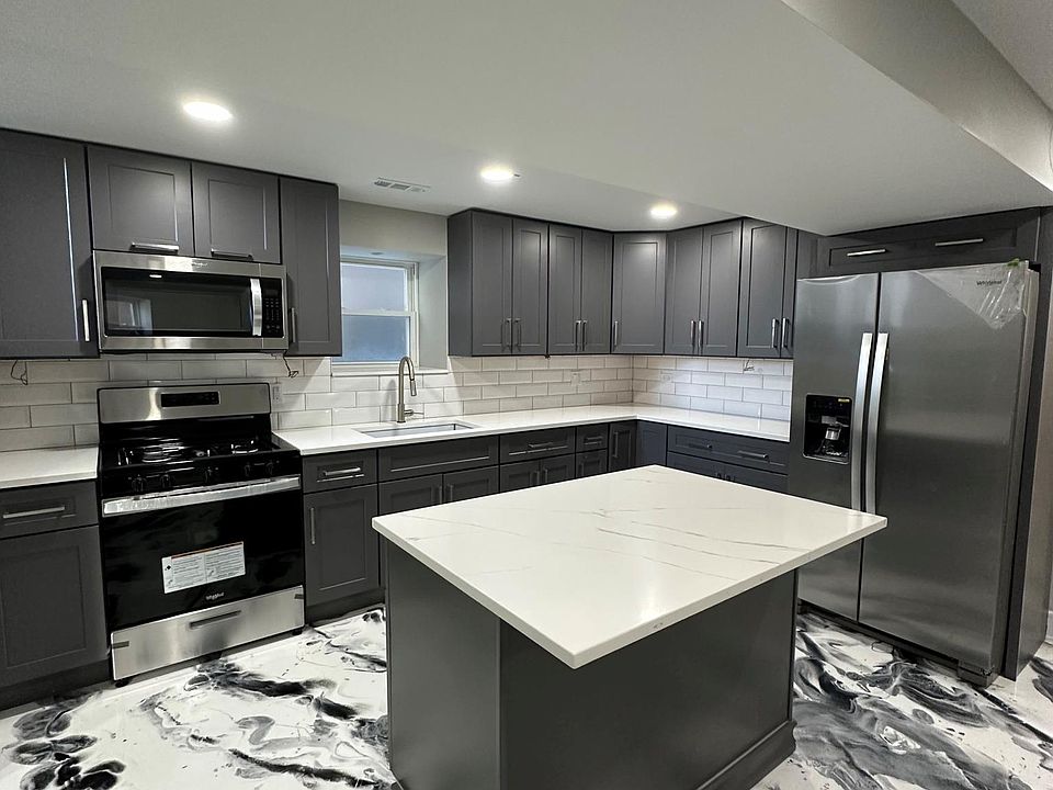 1st image of 2313 N Kilbourn Ave