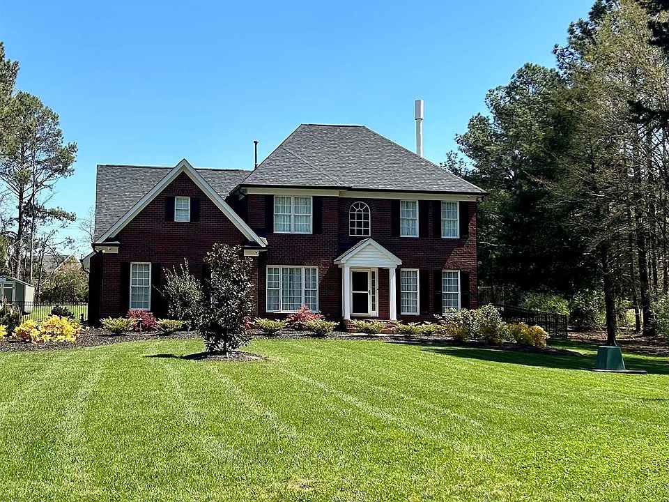1st image of Lark Field Dr