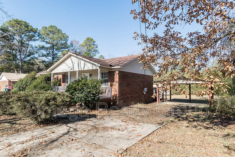 3 bed, 1.0 bath, 1025 sqft, $1,175 — Photo 4