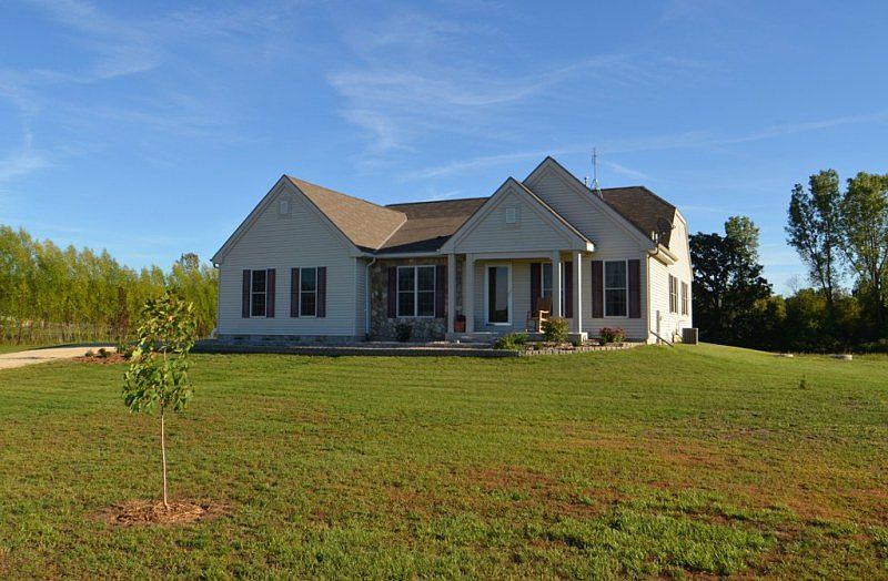 Cute Country Setting!