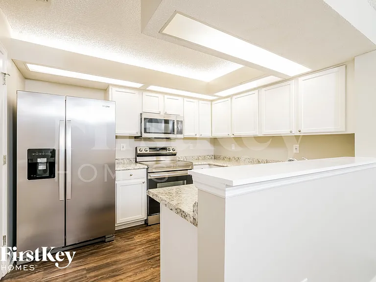 9515 Southbrook Dr — Photo 6
