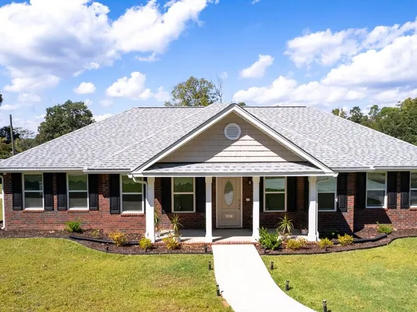 1226 Lesesne Dr, Manning, SC 29102