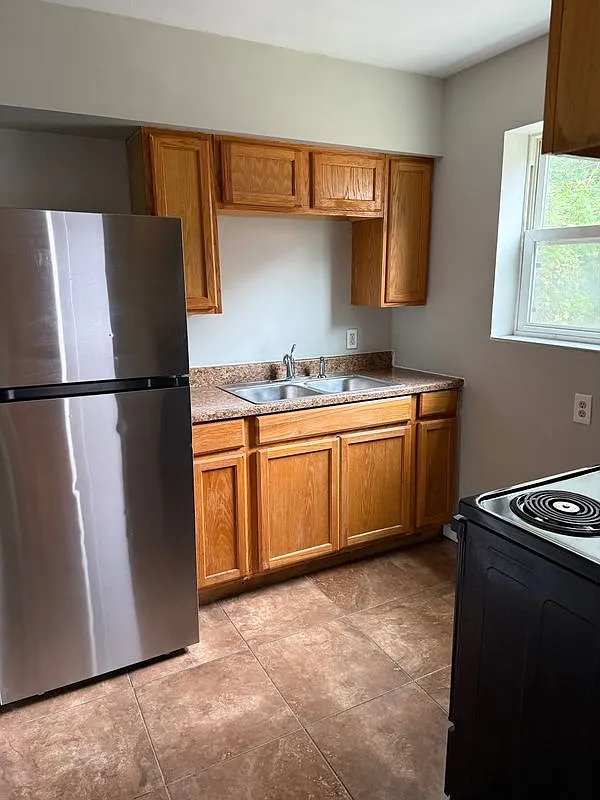 2 bed, 2.0 bath, 1780 sqft, $1,200 — Photo 4